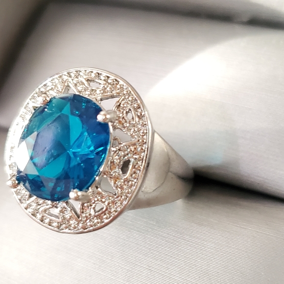 Aquamarine Gemstone. 925 Sterling Silver Ring - Picture 8 of 8